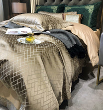 Load image into Gallery viewer, Luxury Black Gold Jacquard Egyptian Cotton 4Pcs Bedding Set